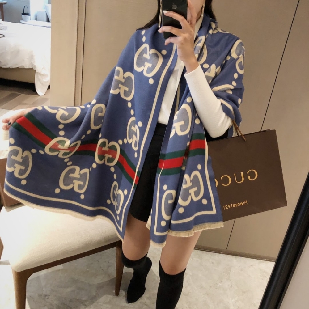 ✨️💎Authentic 💎Gucci scarf - Picture 5 of 6